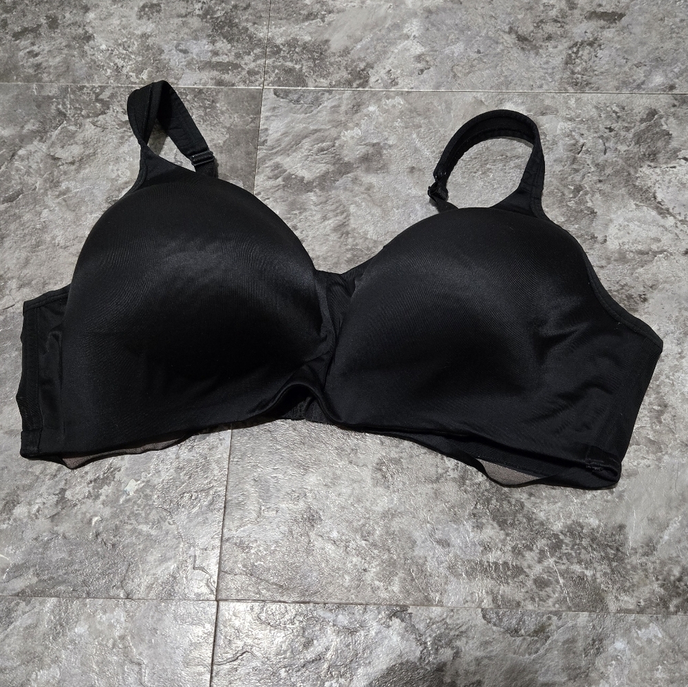 Women's Cacique Lightly Lined Bra Black Satin Adjustable Straps Size 46DD